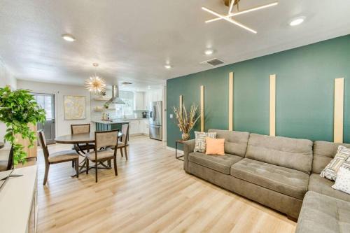 Sunny 3BR Fresno Haven w Pool
