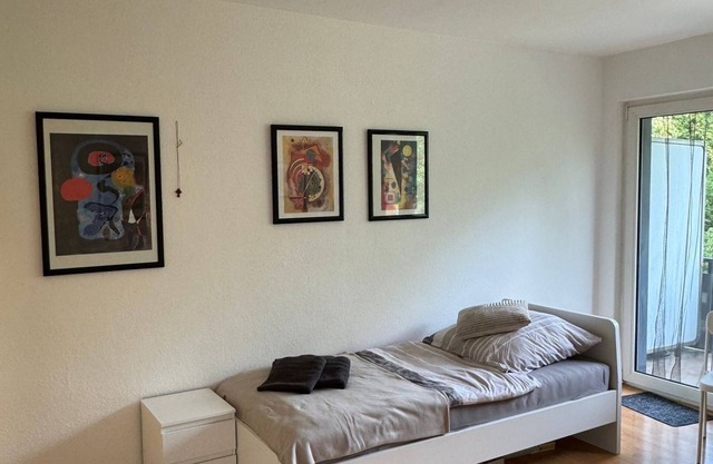 Sunny CityNest apartment with balcony and excellent transport connections