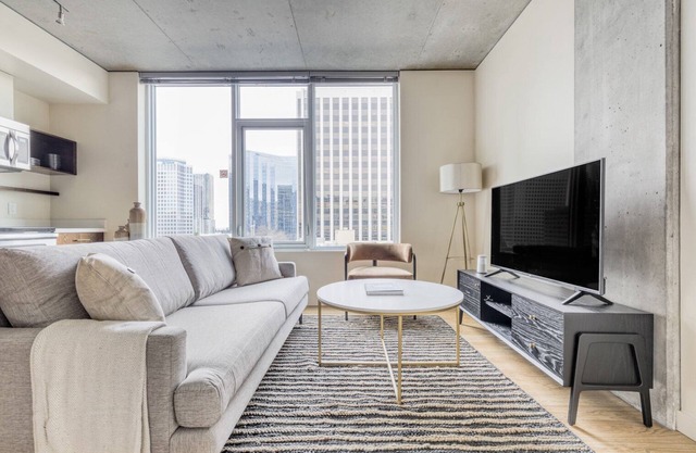 Sunny Downtown Bellevue 1BR w/ Lounge & Gym, near Shops, by Blueground