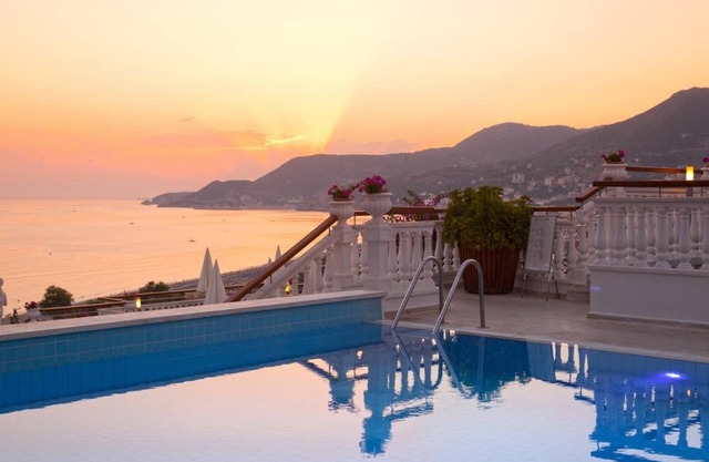 Sunny Hill Alya Hotel