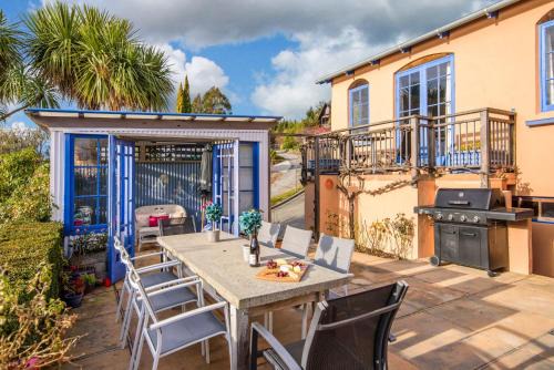 Sunny Lakeview Villa