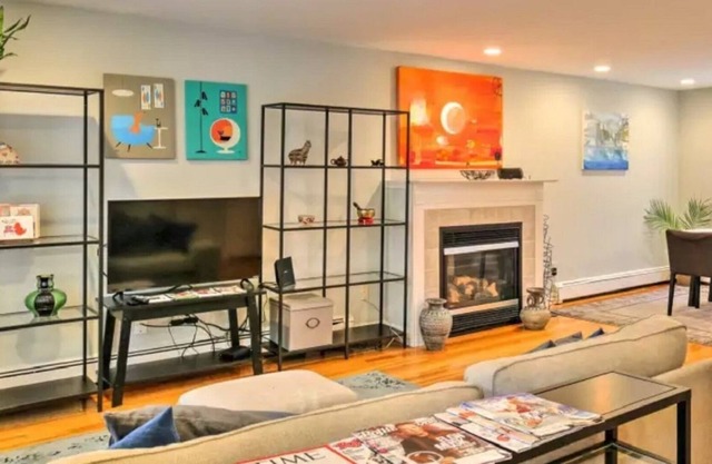 Sunny Huge Modern 3br w / parking WiFi cerca de la chimenea BC BU Boston Cambridge MIT ✈