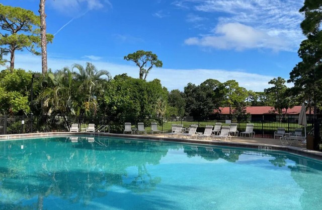 Sunny Paradise Near Siesta Key