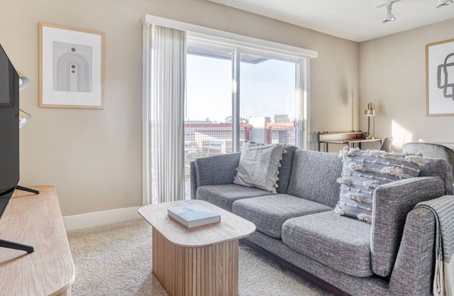 Sunny San Mateo 1BR w/ Pool, Gym & W/D, near WF & highways, by Blueground