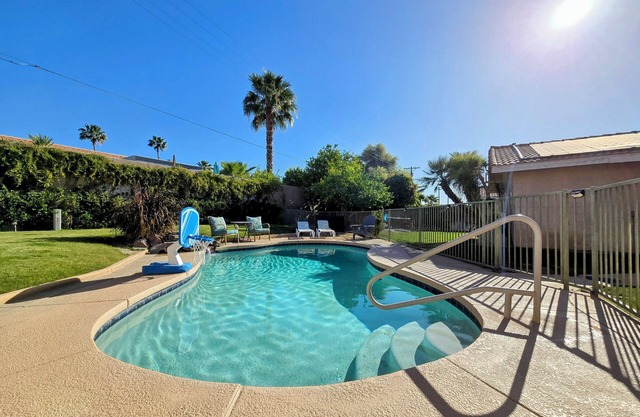 Sunny vacation home w/ private pool