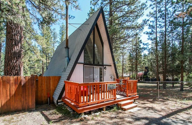 Sunrise Cottage-1800 by Big Bear Vacations