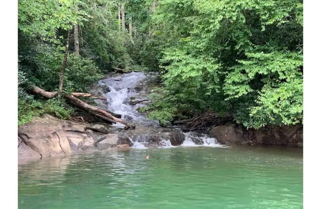 Sunset Cove Lakefront Cabin