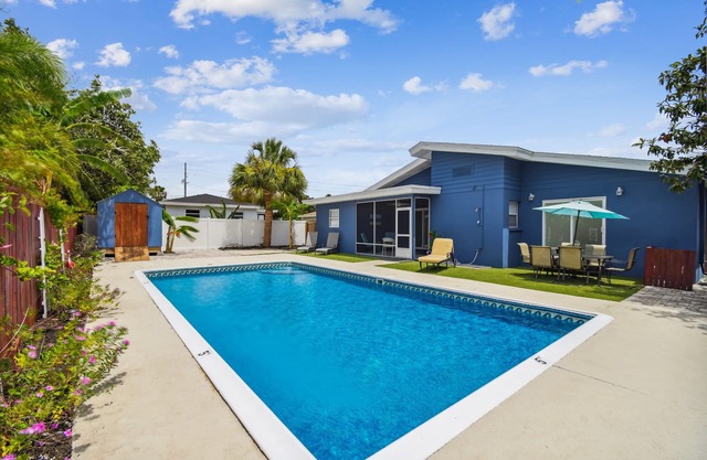 Tarpon Springs Lux. Home Refreshing Pool near Sunset Beach - Golf & Sponge Docks