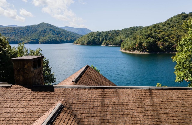 Sunset Point - Lakefront, views, kayaks, fire pit, pet friendly