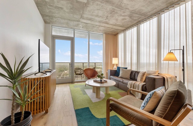 Sunshine Condo in Downtown Austin
