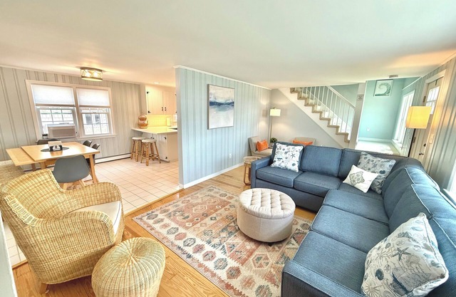 Sunshine House steps from Beach!