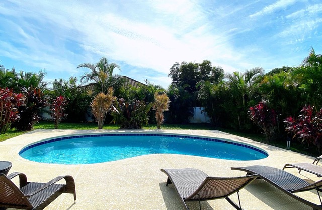 Sunshine Retreat con piscina climatizada! Minutos a hermosas playas del golfo y IMG