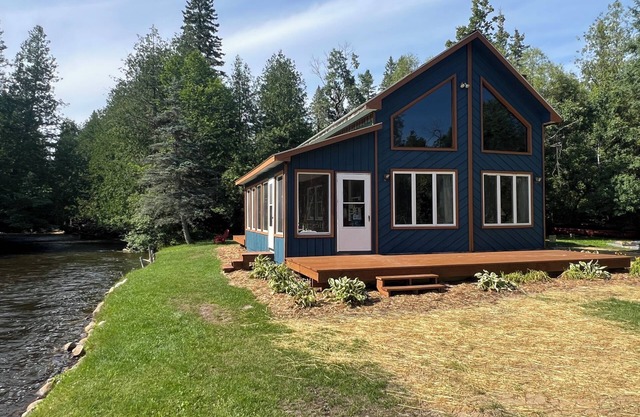 Superb 3-bedroom house in Wolverine on the sturgeon river