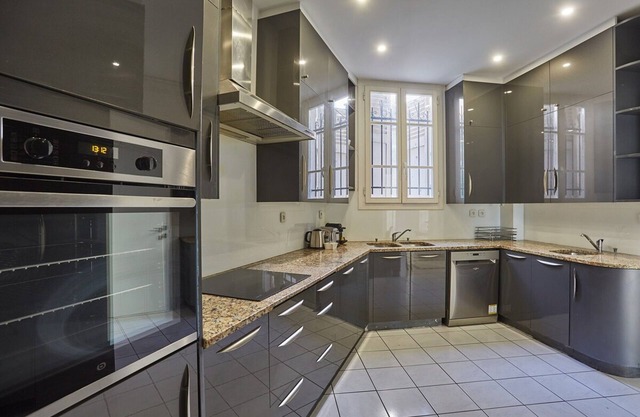 Superb Apartment Center of Paris/montmartre