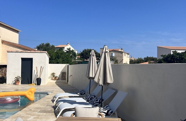 Superb house with swimming pool sleeps 4