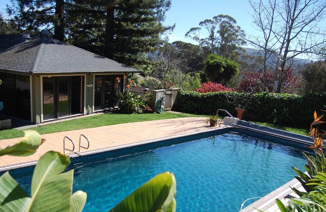 Excelente ubicación. Espaciosa, abierta y acogedora casa con piscina / sauna. Zip a SF