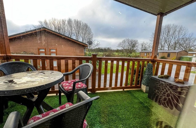 Alojamiento de lujo en el parque Haveringland cerca de los grandes lagos de pesca, Norwich ref 16018