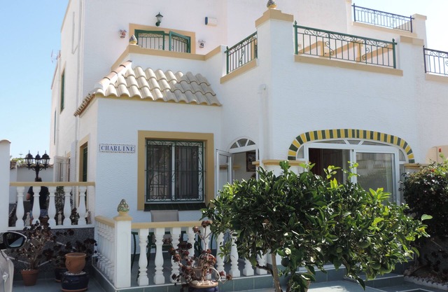 Villa excelente en MARINA