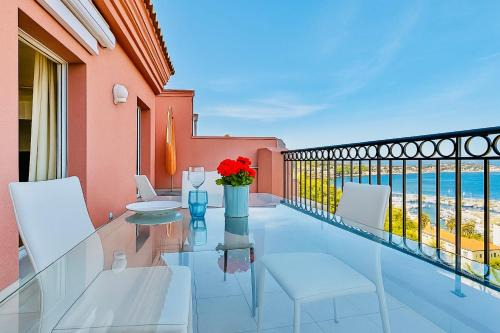 Superbe appartement vue mer dans résidence avec piscine
