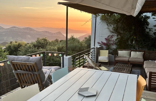 Superbe vue sur Saint Florent Entre mer et Montagne