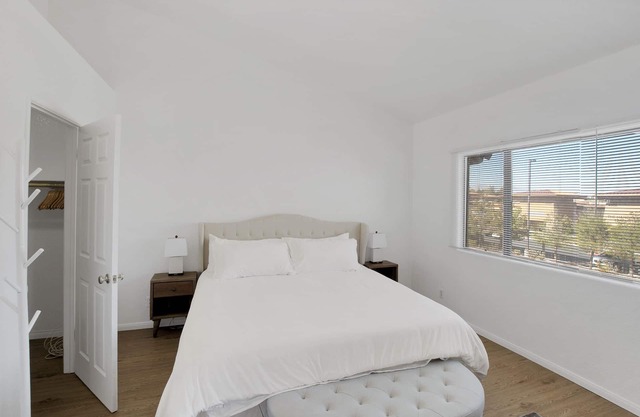 Superhost 5 Star ⭐️ Service Spacious 1 Bedroom