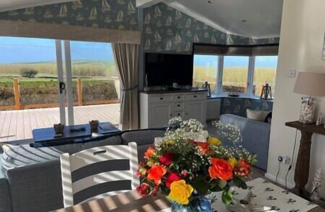 Superior Stays at Sunset Lodge