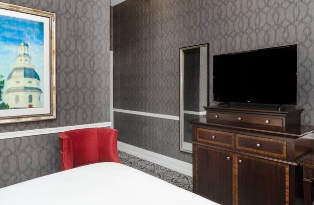 Surrounded with History! Pet-friendly Accommodation