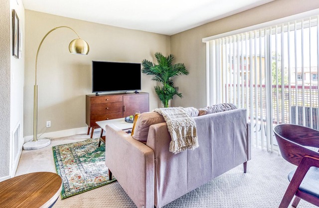 Sweet 1BR in San Mateo, Pool + Parking