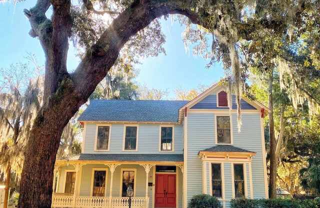 Sweet Little Victorian Retreat in Historic Brunswick, GA