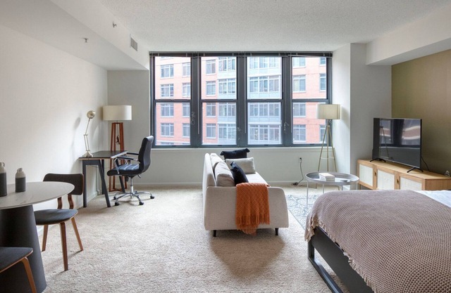 Sweet Navy Yard Studio w/ Gym, Pool & Theater, nr Metro, by Blueground