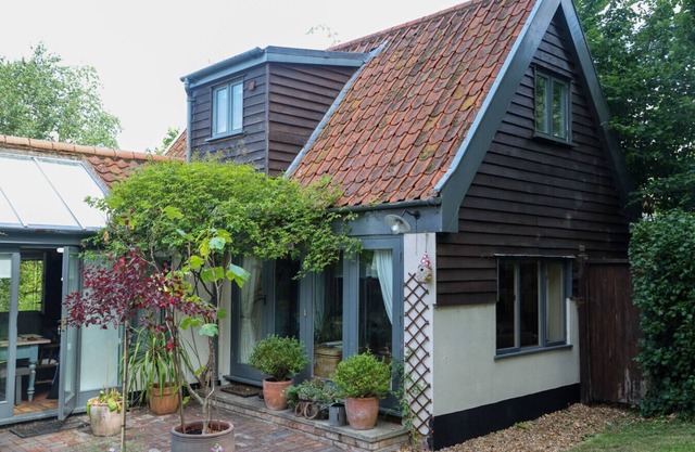 Swift Host | Rose Lodge | Sleeps 4 | Dereham | Pet Friendly | Beautiful Gardens