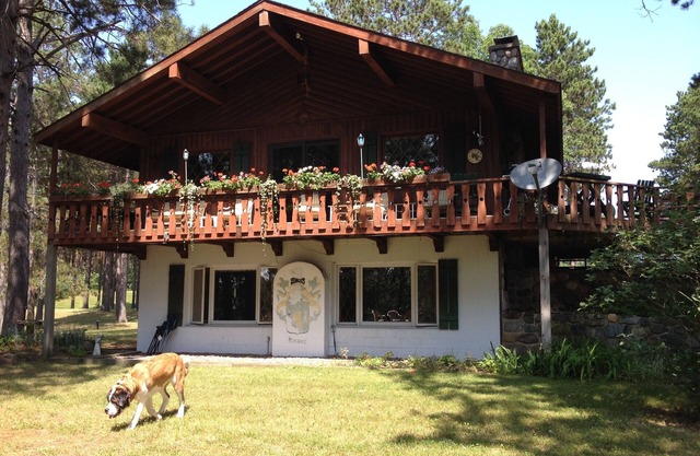 Swiss Chalet/waterfront