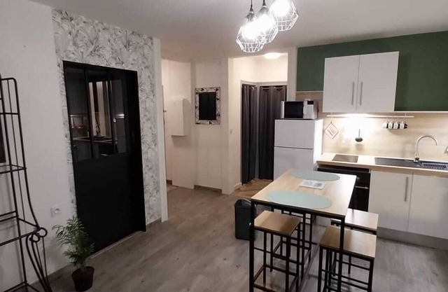 T1 bis apartment near Place Centrale