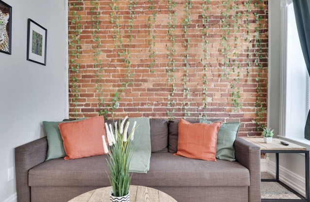 T2 · Brick Town - Arcade machine