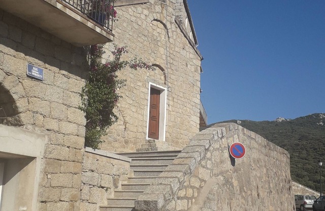 t2 centro Sartene a 50 metros lugar porta