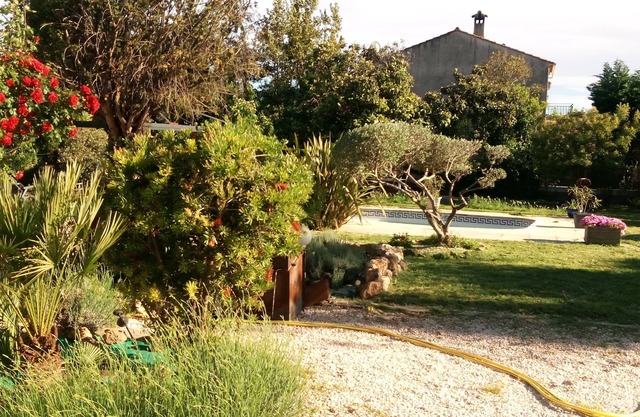 T2 garden level in villa