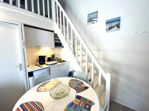 T2 Mezzanine aux Sables d'Olonne - Balcon, Proche Plage et Commerces - FR-1-92-745