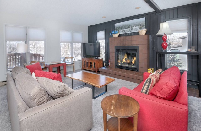 Ubicado en Highland Meadows | Unidad corta a Lionshead