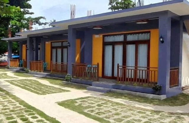 Takbo Beach Resort - Cabana #3 - Two Queen Beds and amenities