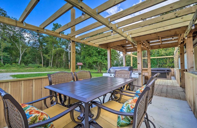 'Take 5' Retreat w/ Hot Tub: Relax, Rest, Refresh!