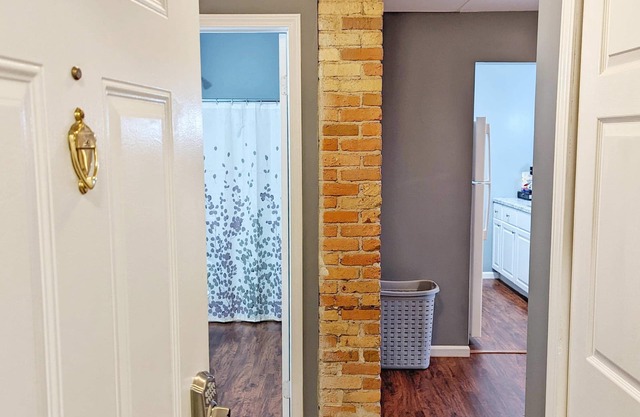 Tanner Bldg Apt 11 - 2 bedroom (Downtown)