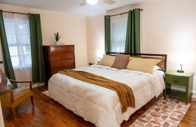 Tater Tot's Bungalow - Cozy Home With a BIG Heart!