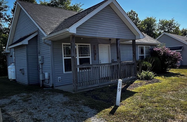 Taylorsville Tranquil Retreat: 2BD/2BA with Hot Tub, Lake Access, Bourbon Trail