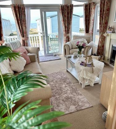 Teal - a few steps from the beach