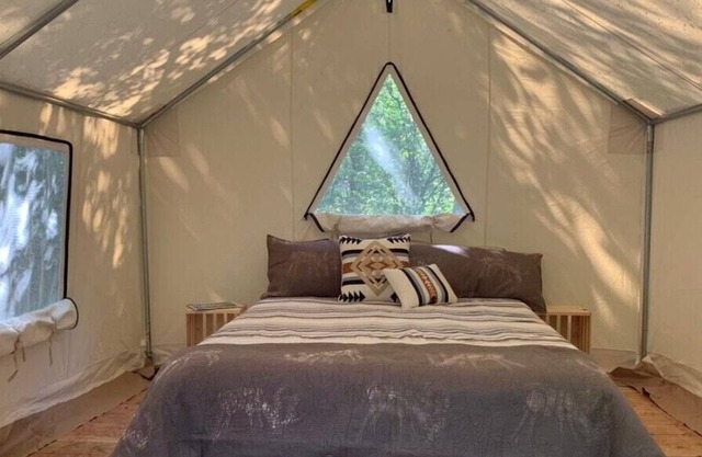 Tentrr Signature Site - Babbling Creek "Glamp"site at Cuzicanland - Coleman Cook