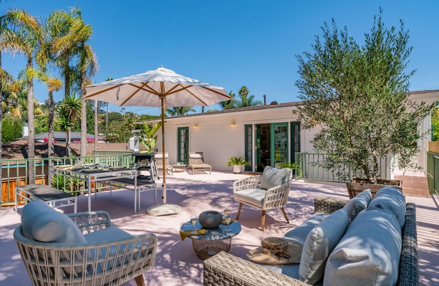 Terrace Retreat - California Charm on the Riviera