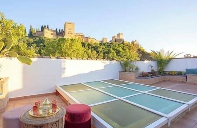 Terrace with views to Alhambra. Morayma House.