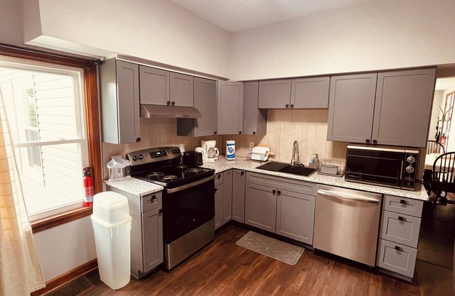 Terrific 2-bedroom apartment up to 5 people Dalton with AC, WiFi