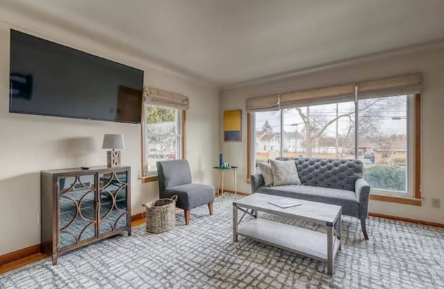 The 4M Boho House - Clean & Spacious Near UMich!