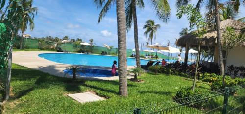 The Acapulco Apartment with Beach Club